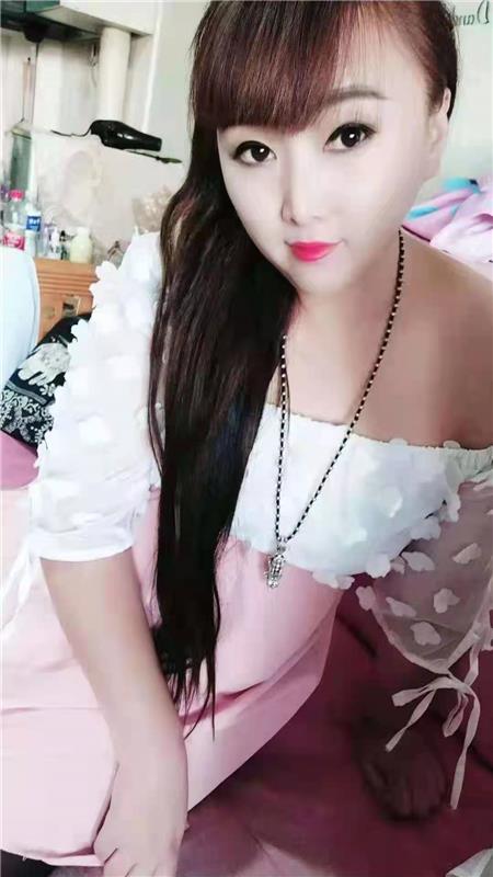 年轻又耐干的风情丝袜女，长腿大屁股超有爆发力