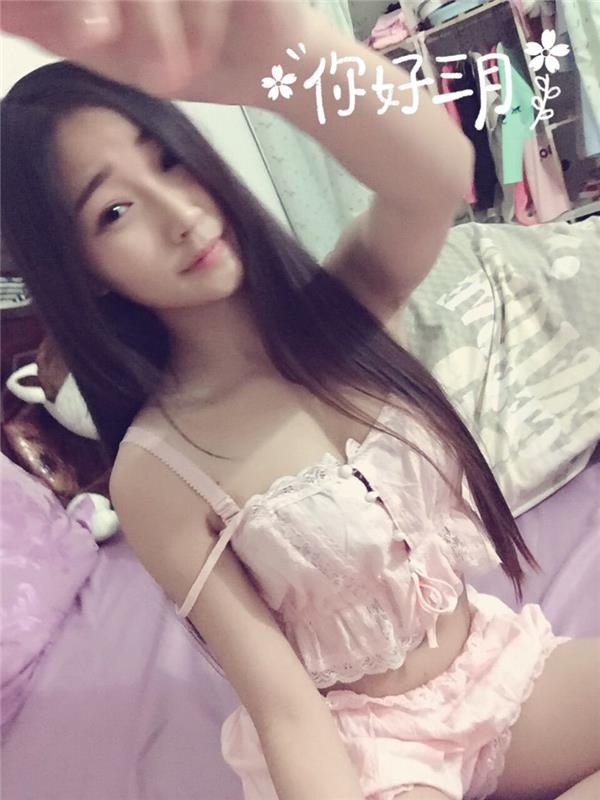  she~吻肤白貌美良家气质的嫩妹